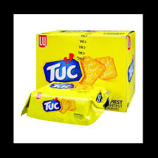 LU TUC (8 Snack Packets)