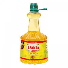 Dalda cooking oil 4.5 L bottle
